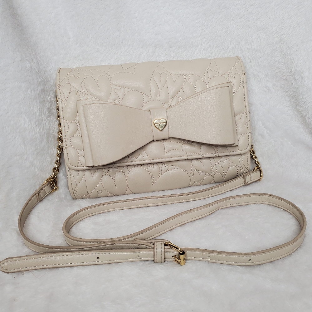 Betsy Johnson Taupe an gold Accent Crossbody. wallet. ShoulderBag